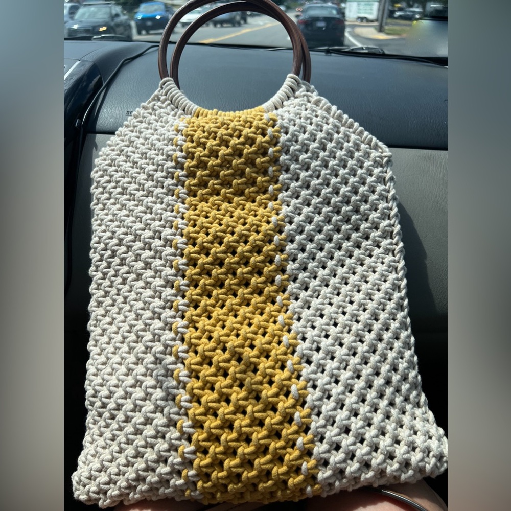 Circus by Sam Edelman mustard beige crochet handbag tote with wood handle